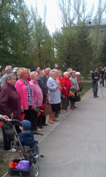 Депутаты почтили память работников Саратовского авиационного завода, погибших в годы войны